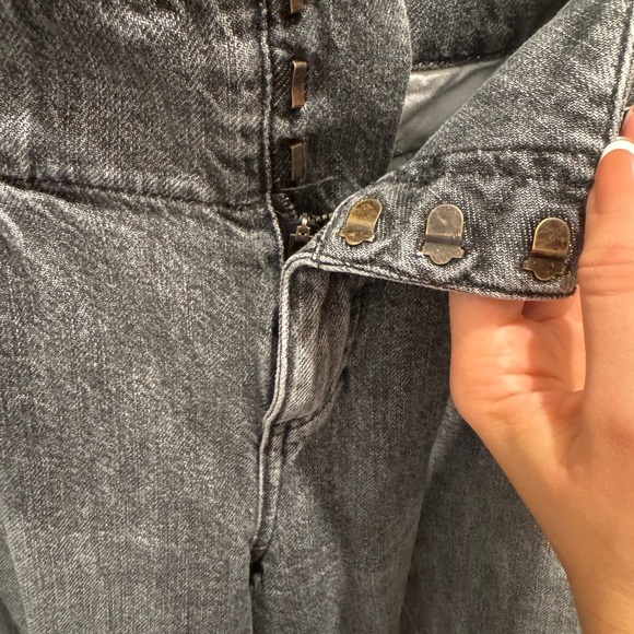 Alice + Olivia Anders Low Rise Faded Wide Leg Jeans - Picture 8 of 8